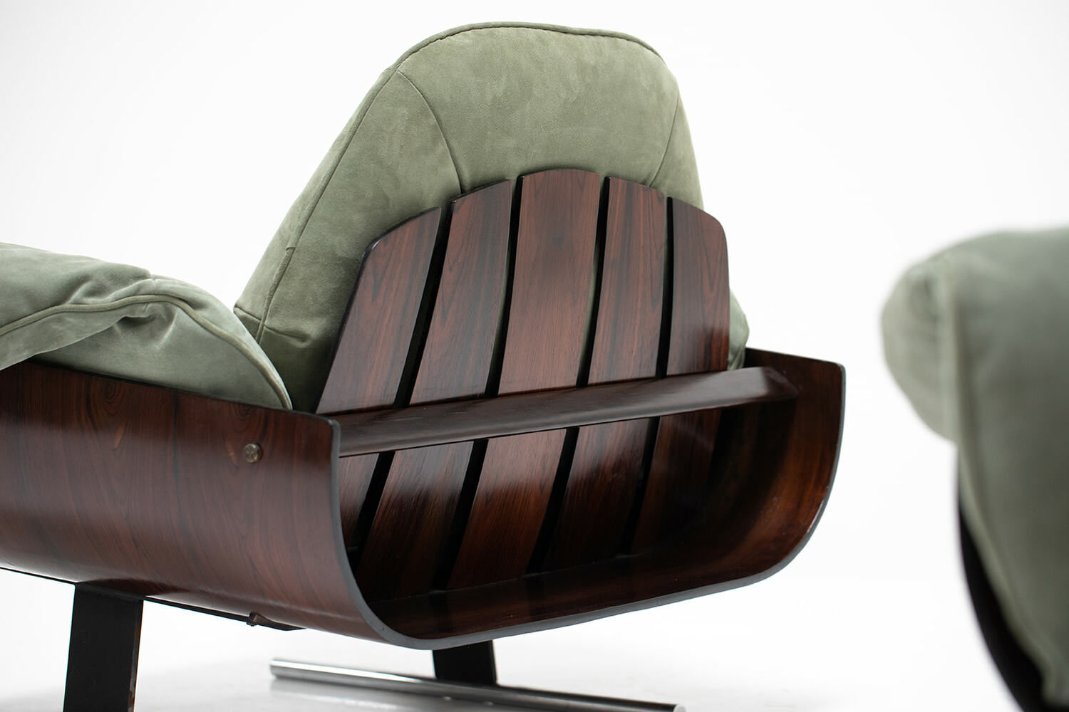 Jorge Zalszupin 'Presidencial' lounge chairs